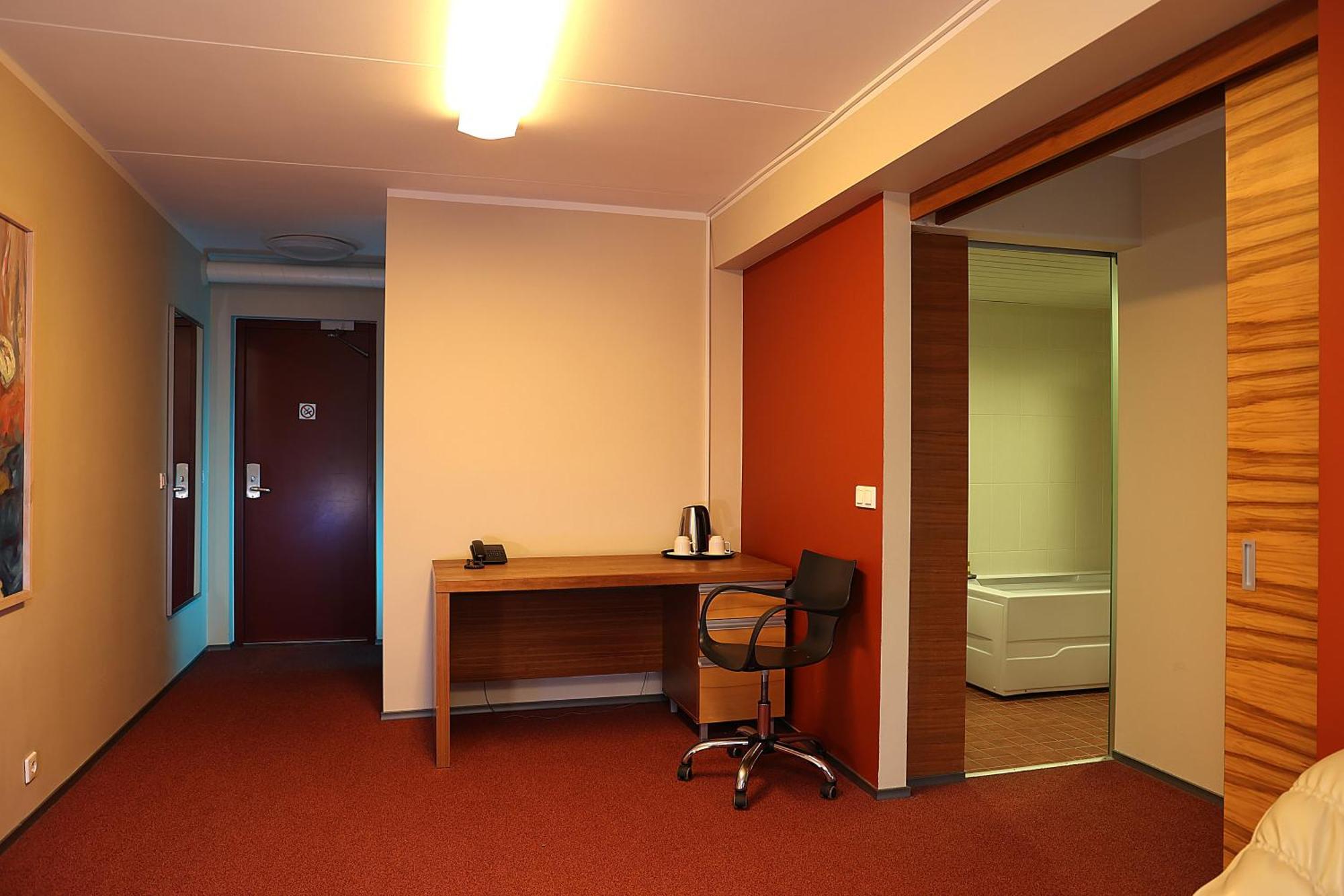 Tartu Rakendusliku Kolledzi Hotell エクステリア 写真